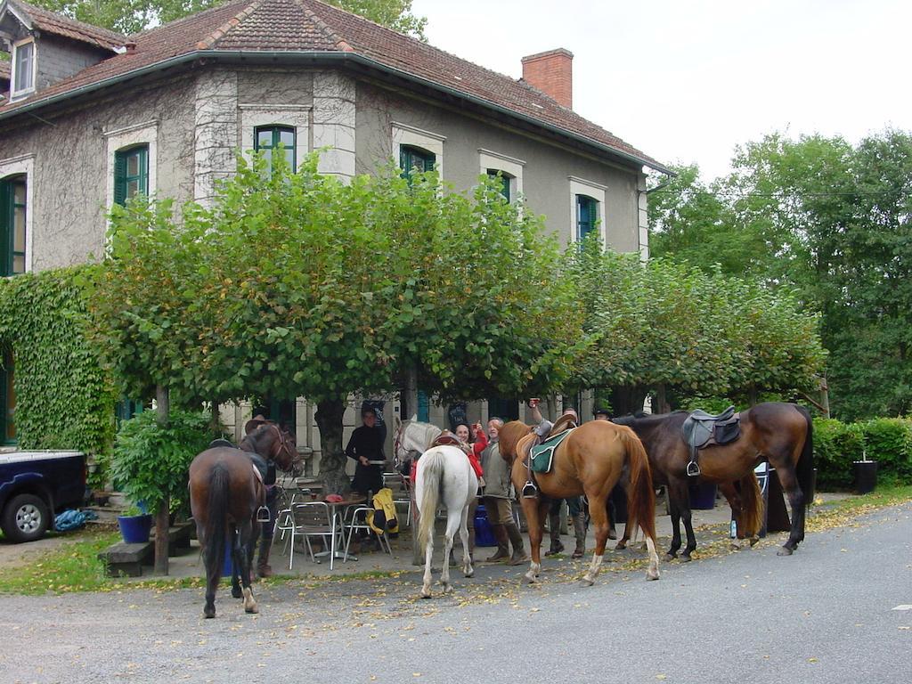 Auberge Magnette Audes Exteriör bild
